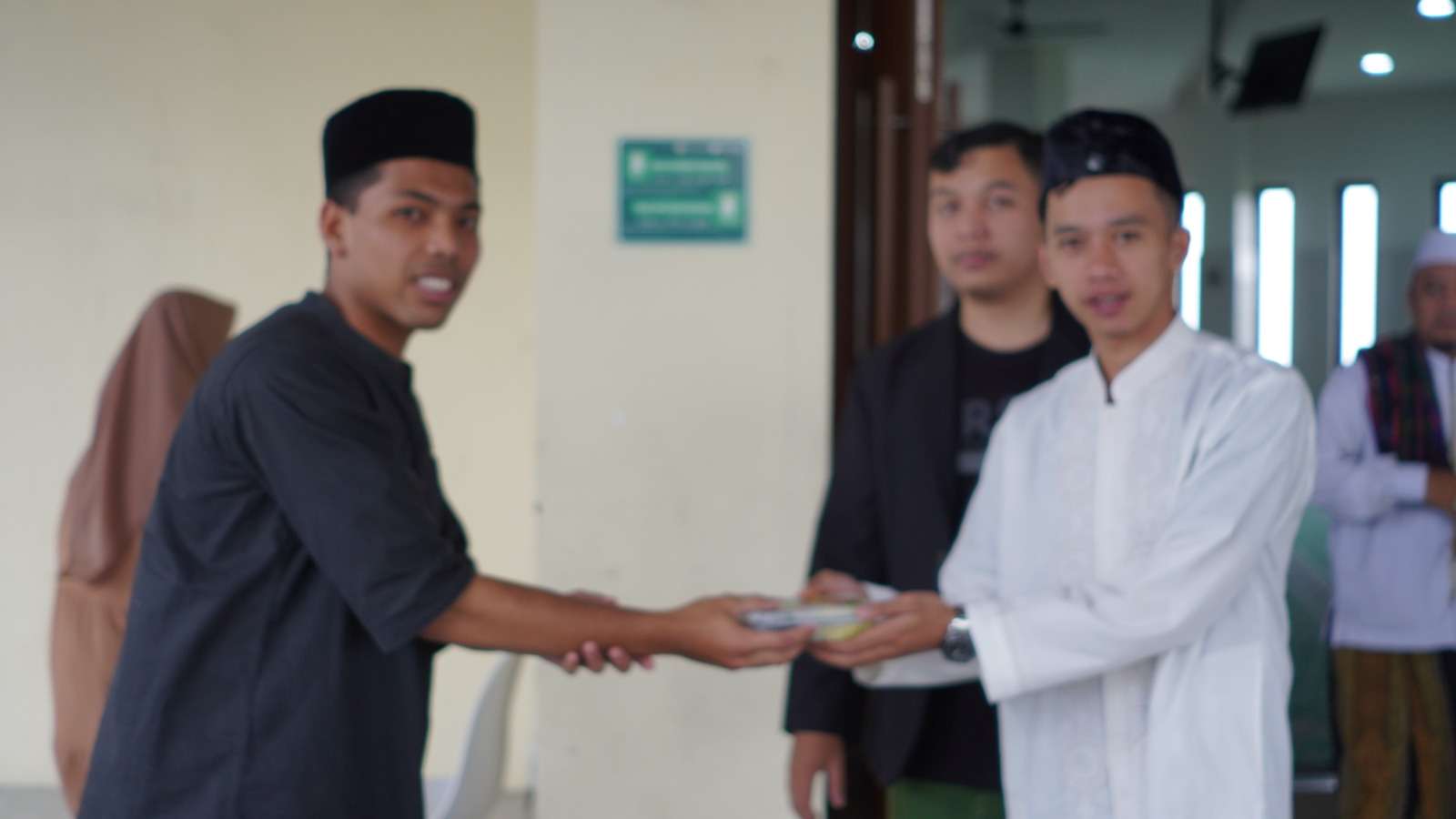 Dokumentasi penyerahan Berkah Jumat 4