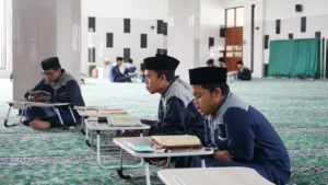 Keutamaan Menjadi Orang Tua Asuh Yatim dan Dhuafa Penghafal Al-Quran