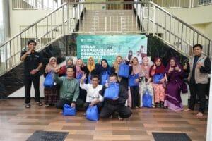 Tebar Sembako Bersama Yayasan Syekh Ali Jaber, Sedekah Kebaikan untuk Lansia dan Dhuafa