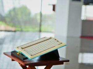 Menyingkap Keutamaan Surat Al-Kahfi dan Amalan Terbaik di Hari Penuh Berkah