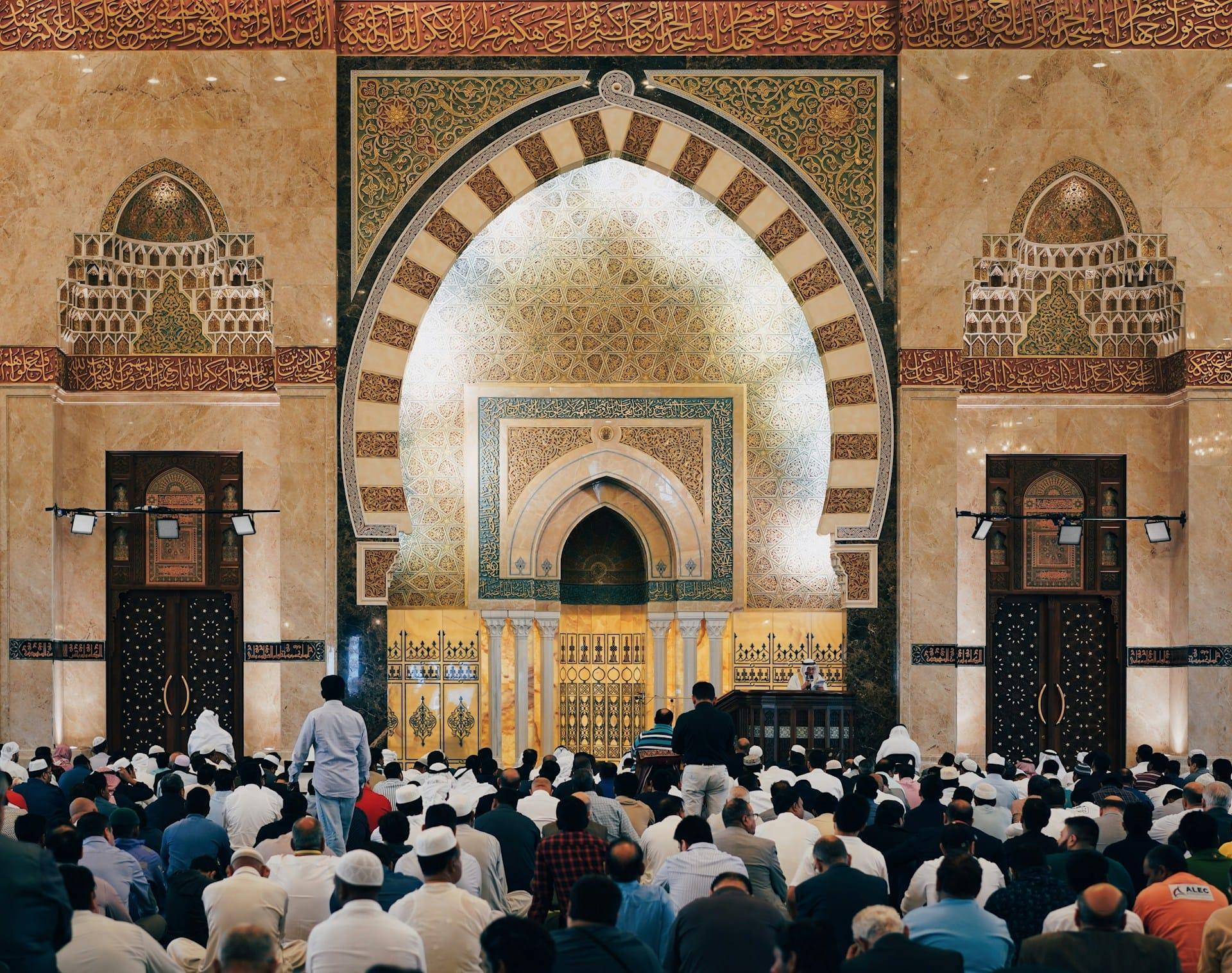 Niat Sholat Jumat Lengkap untuk Makmum dan Imam Beserta Hukumnya