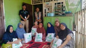 Tebar Kebaikan, Yayasan Syekh Ali Jaber Kembali Salurkan 70 Paket Sembako Untuk Kaum Dhuafa