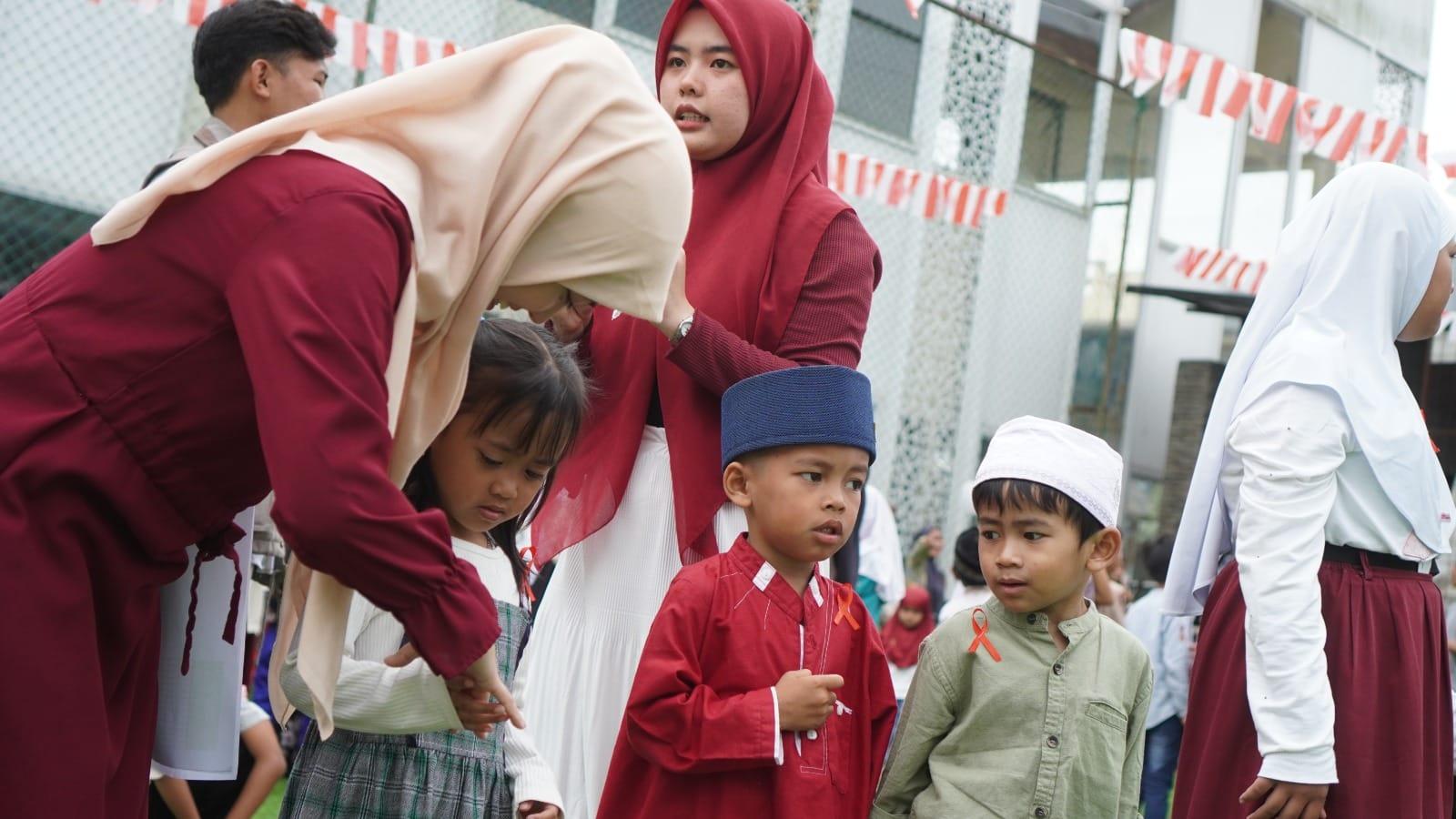 Beri Kebahagiaan Bagi Anak Yatim, Yayasan Syekh Ali Jaber Sukses Gelar Santunan dan Semarak HUT RI ke-80