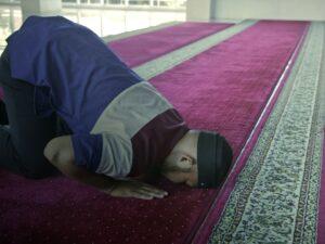 Hikmah Sujud Syukur dalam Kehidupan Seorang Muslim