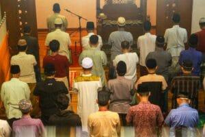 Keutamaan Sholat Berjamaah di Masjid Lengkap Dengan Dalil dan Hikmah yang Menakjubkan