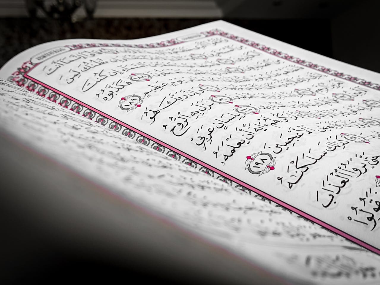 Bukan Sekadar Bacaan, Ini Keutamaan Surat As-Sajdah Menurut Hadis Sahih