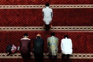 Jangan Buru-buru Beranjak, Ini Doa dan Dzikir Setelah Sholat Fardhu Sesuai Sunnah