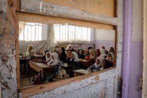 Mengupas Tuntas Hadits tentang Menyayangi Anak Yatim Sebagai Jaminan Surga
