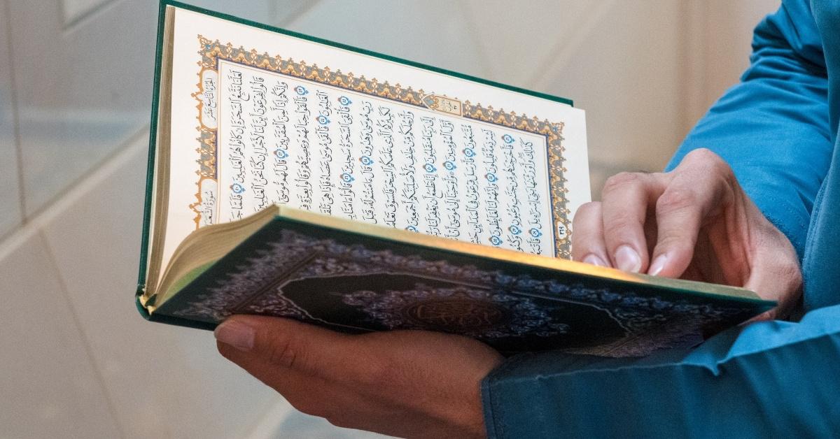 Menyelami Keutamaan Surat Al-Humazah, Peringatan Keras bagi Pengumpat dan Penimbun Harta