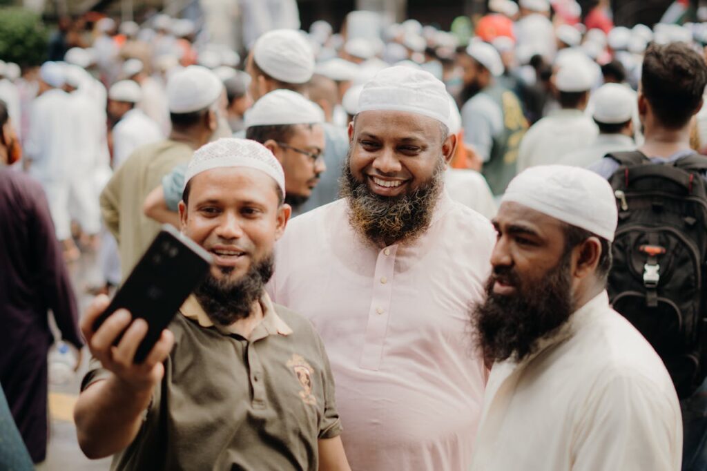 Keutamaan Silaturahmi dalam Islam dan Cara Mengamalkannya
