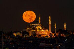 5 Amalan di Bulan Muharram yang Sayang untuk Dilewatkan