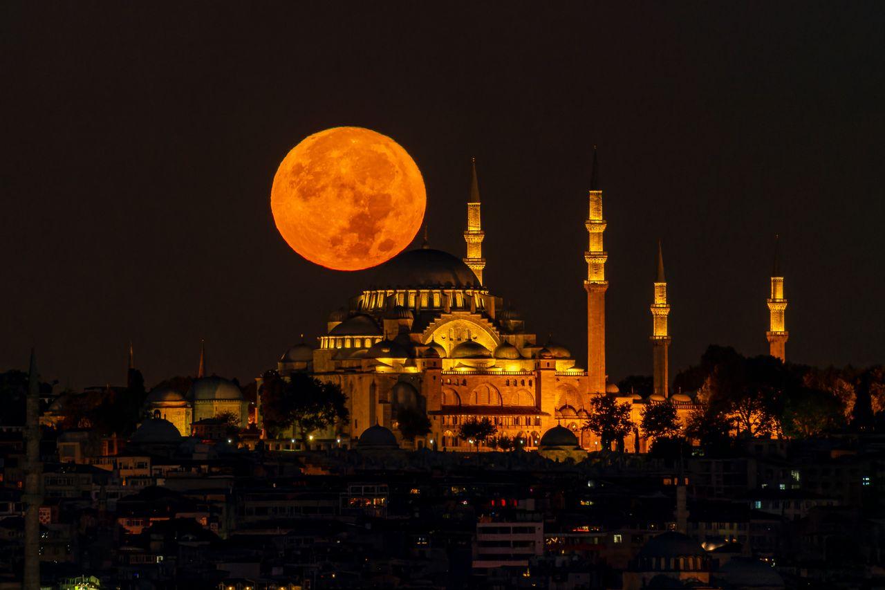 5 Amalan di Bulan Muharram yang Sayang untuk Dilewatkan