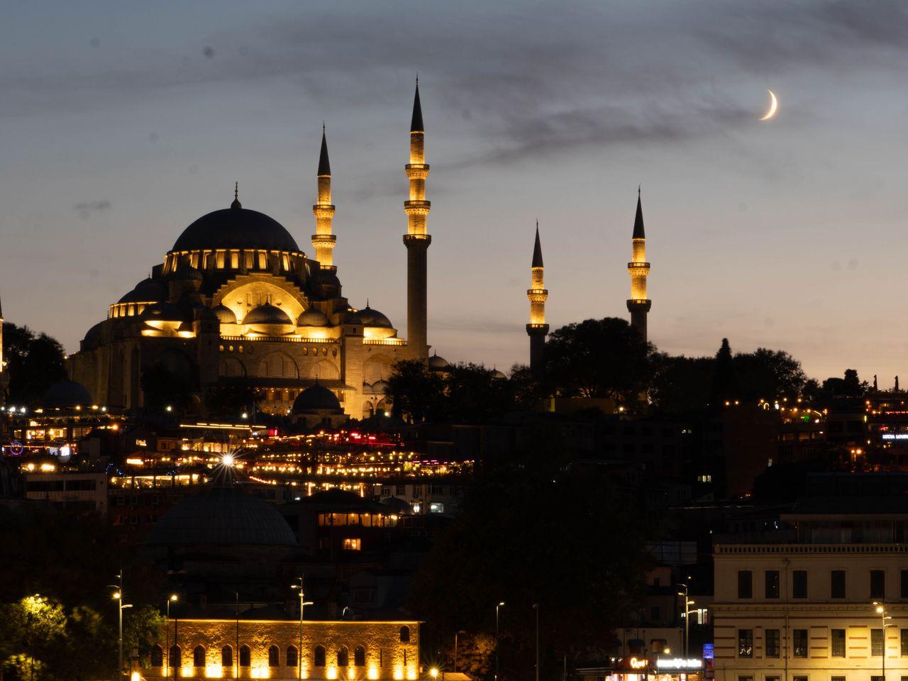 Sejarah Muharram, Bulan Suci Penuh Hikmah