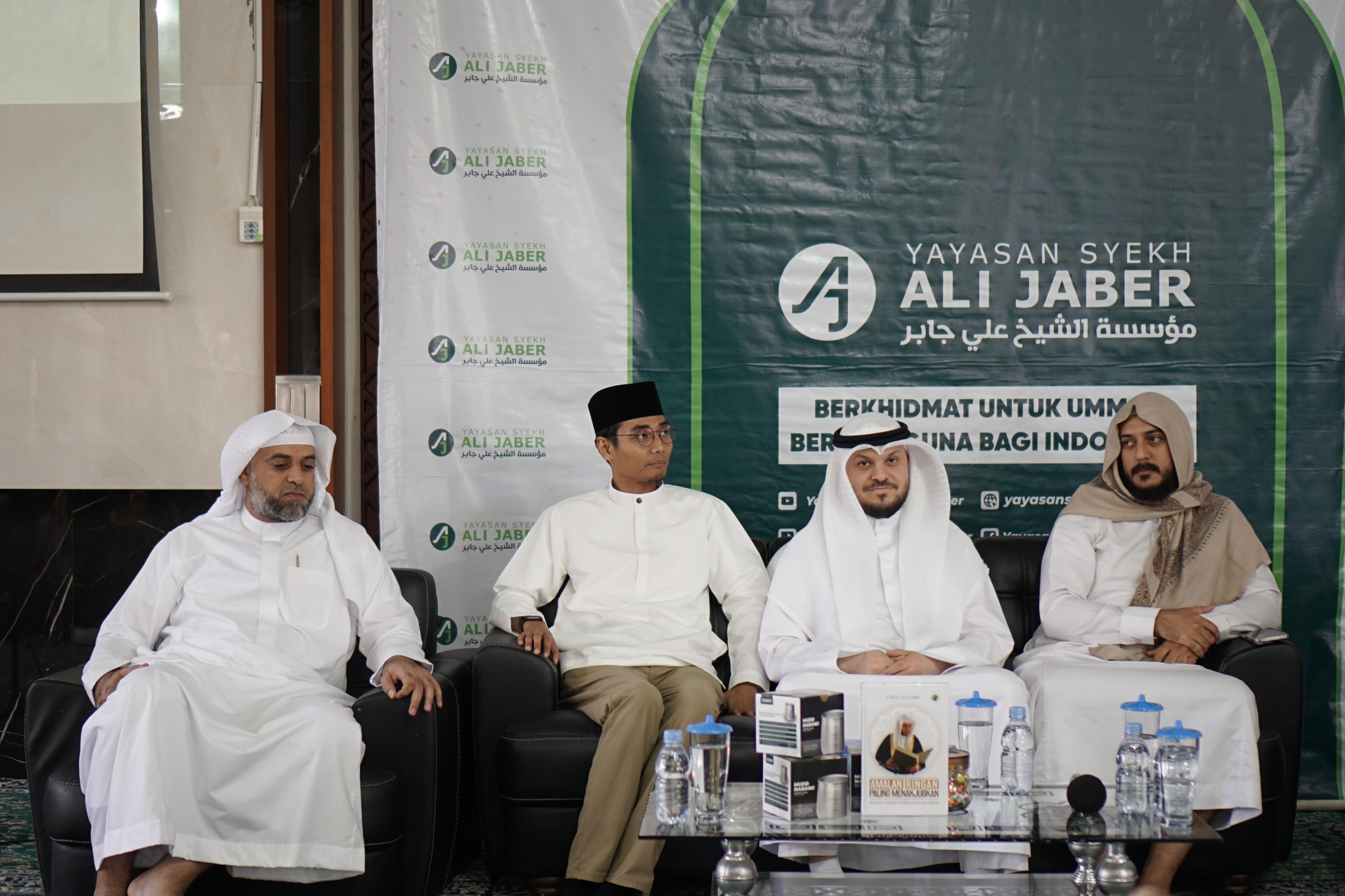 Meriah! Taklim Yayasan Syekh Ali Jaber Hadirkan Ulama Internasional di Cianjur