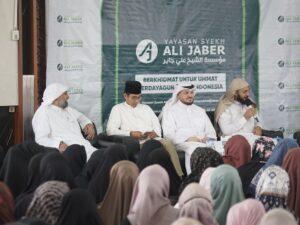 Meriah! Taklim Yayasan Syekh Ali Jaber Hadirkan Ulama Internasional di Cianjur