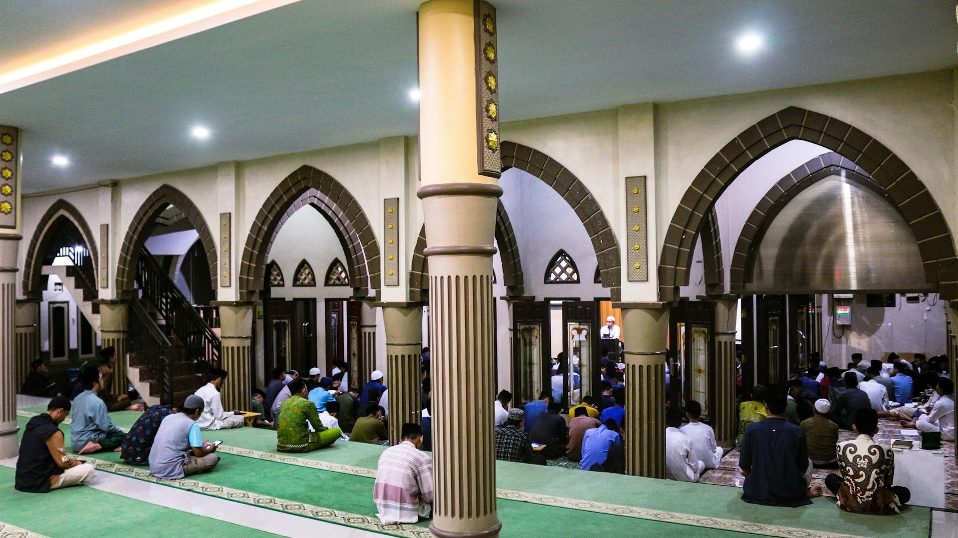 Simak Tata Cara Sholat Jumat, Panduan Lengkap & Mudah Dipahami