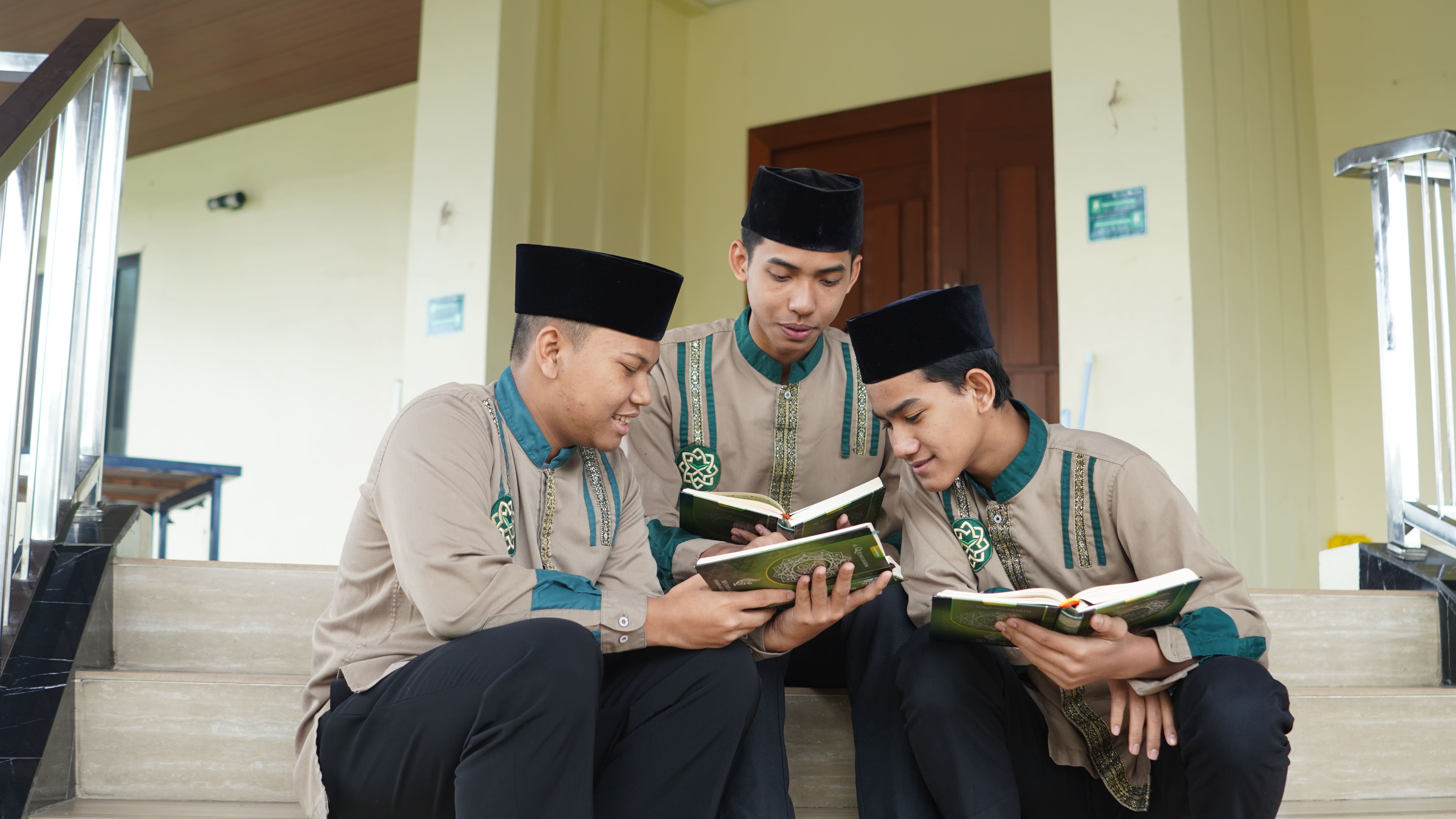 Yayasan Syekh Ali Jaber Buka Program Orang Tua Asuh Santri Yatim Penghafal Al-Qur'an
