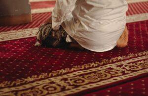 Tata Cara Sholat Maghrib 3 Rakaat yang Benar Sesuai Tuntunan