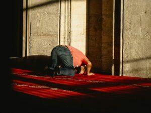 Tata Cara Sholat Taubat 2 Rakaat, Panduan Lengkap Sesuai Sunnah