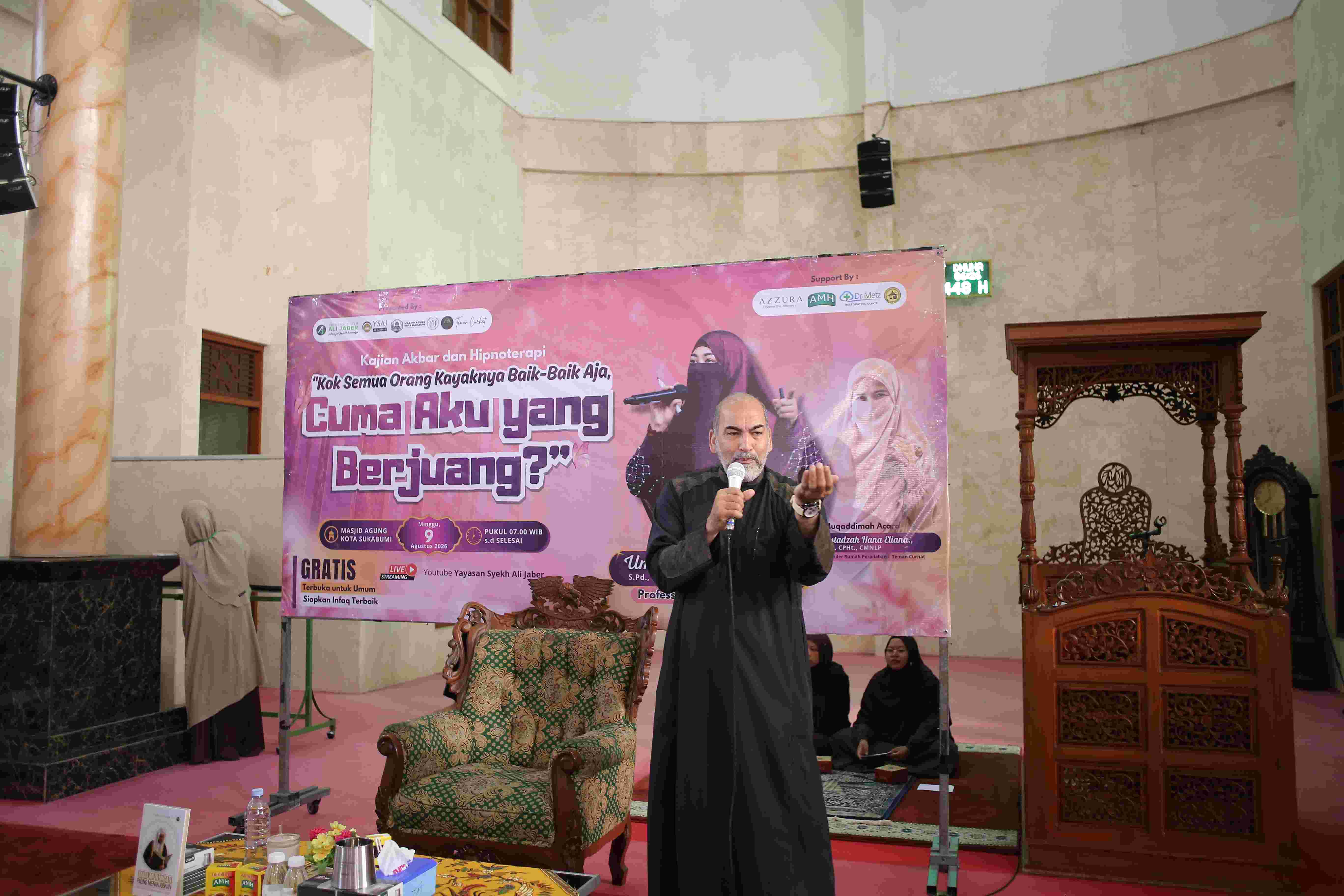 Hadirkan Umma Ilmia Amalia, Kajian Akbar Yayasan Syekh Ali Jaber di Masjid Agung Sukabumi Meriah